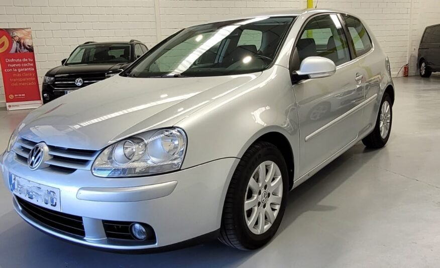 VOLKSWAGEN Golf 2.0 TDI Sport line