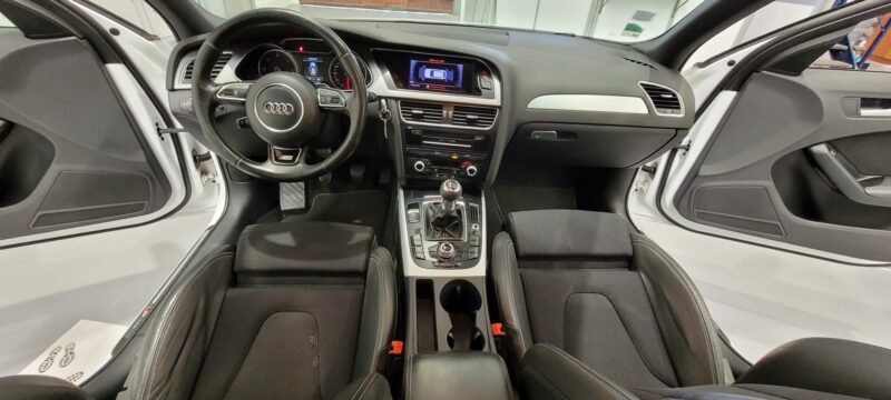 AUDI A4 TDI S-LINE