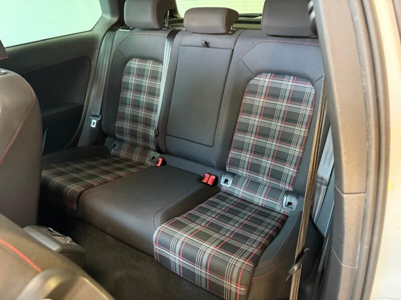 VOLKSWAGEN GOLF GTI GTI Performance 2.0 TSI