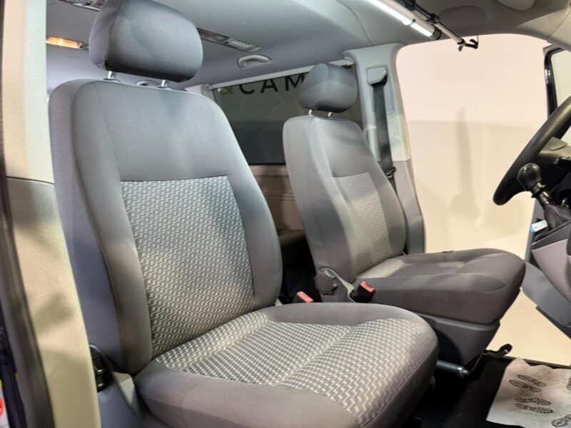 VOLKSWAGEN CARAVELLE confortline