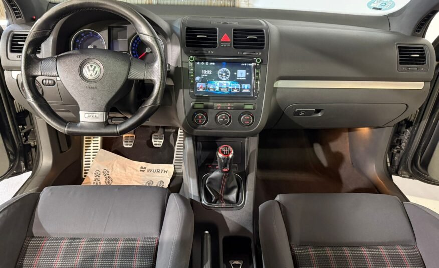 VOLKSWAGEN GOLF 2.0 GTI