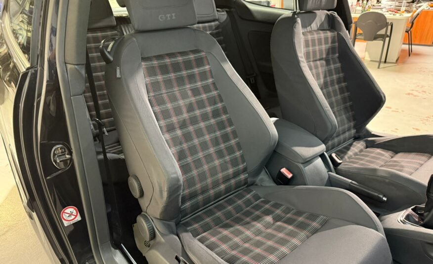 VOLKSWAGEN GOLF 2.0 GTI