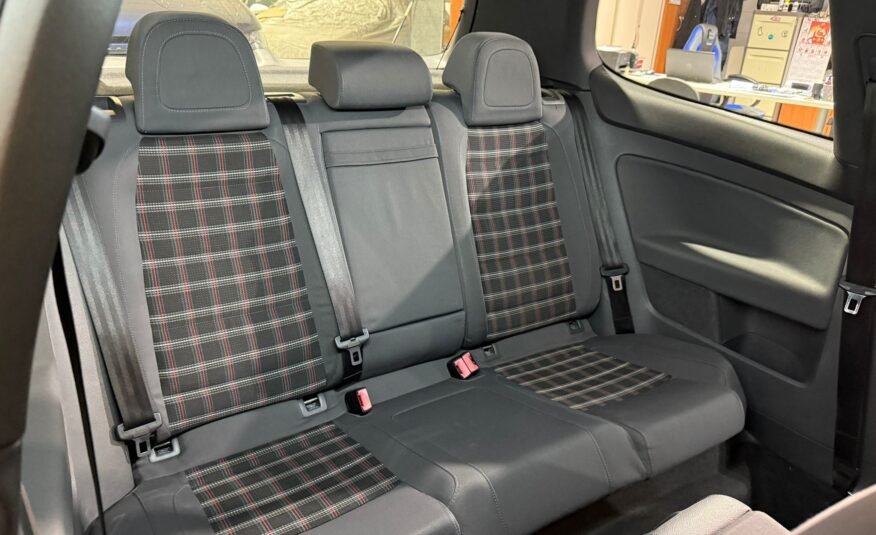 VOLKSWAGEN GOLF 2.0 GTI