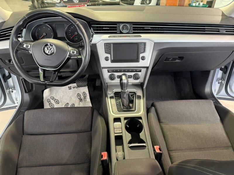 VOLKSWAGEN Passat EDITION