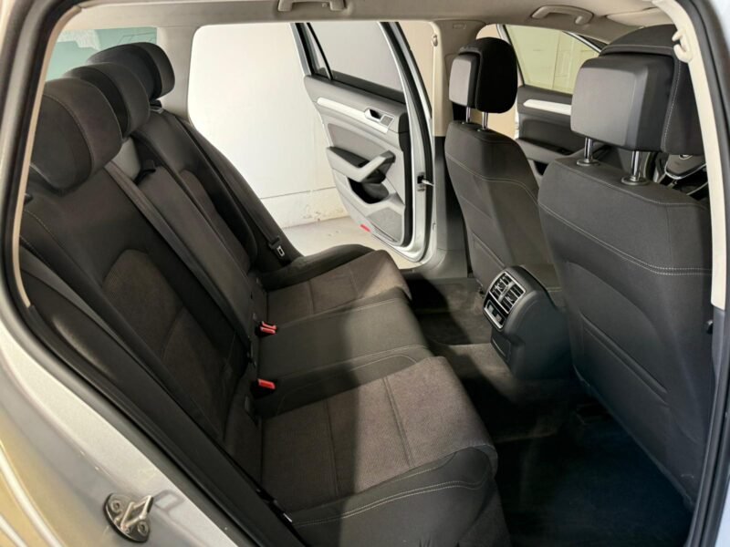 VOLKSWAGEN Passat EDITION