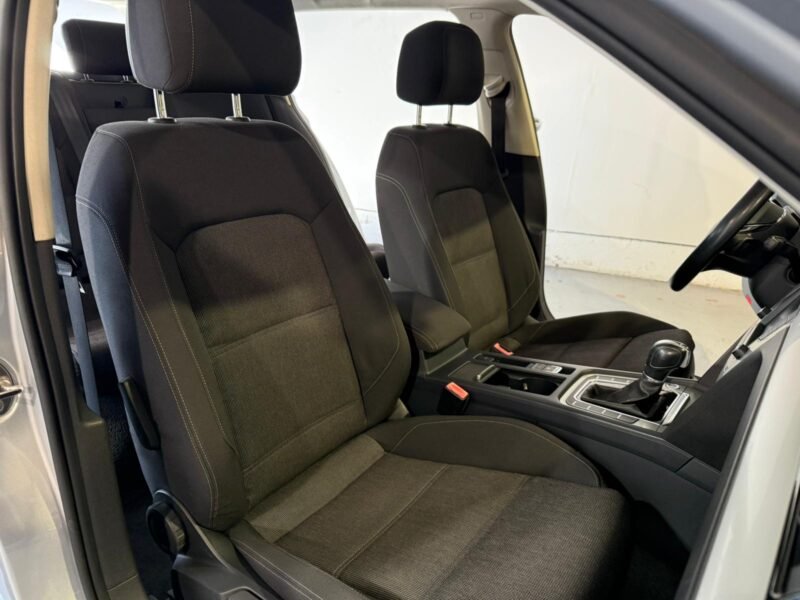 VOLKSWAGEN Passat EDITION